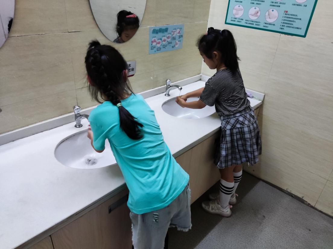 报道(1)_html_72e33adf.jpg