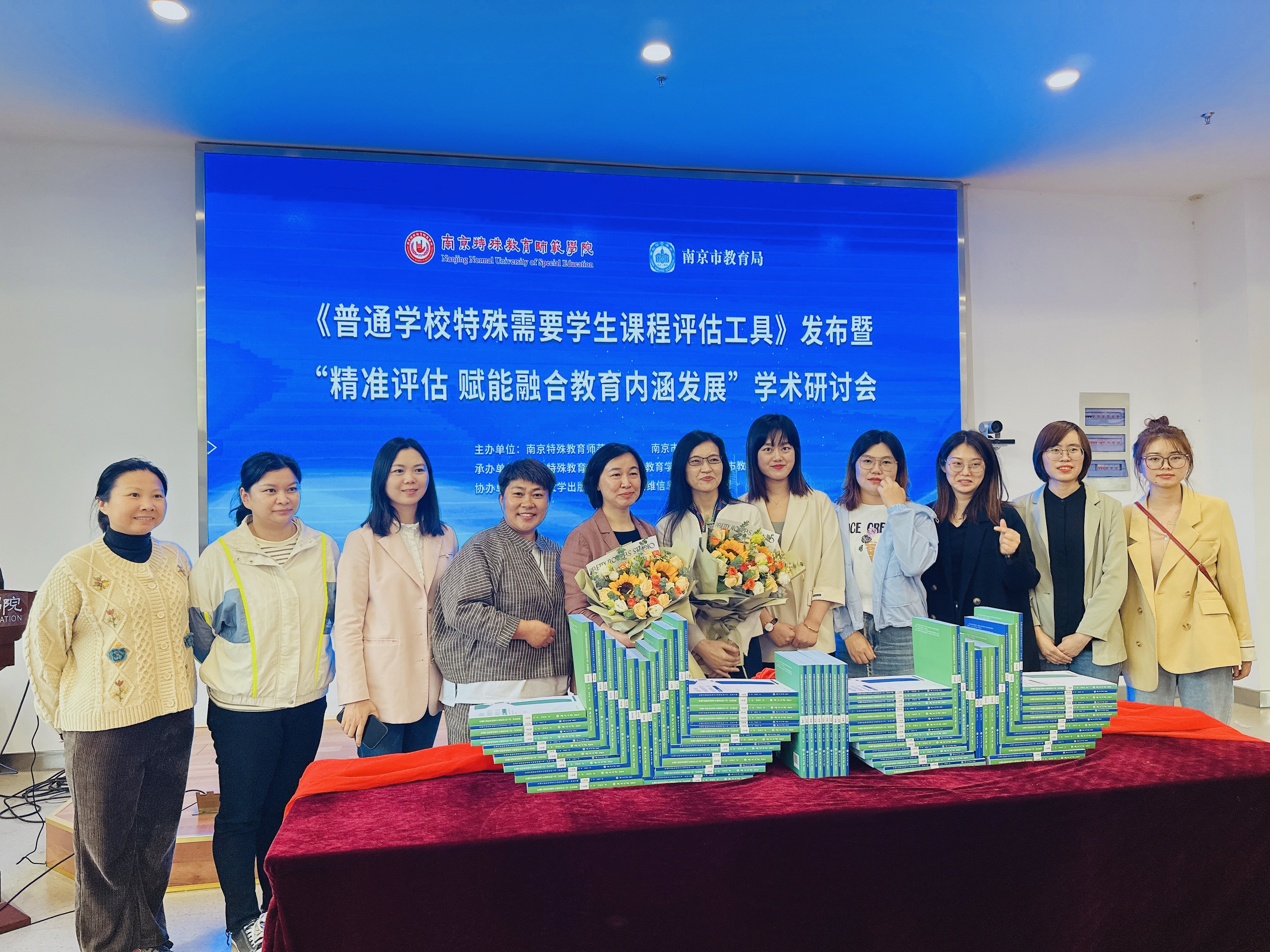 与榜样同行——吴振兰_html_m7ba299e5.jpg