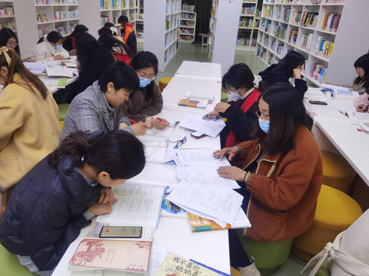 4.3语文组集体备课报道_html_7d4ff75e.jpg