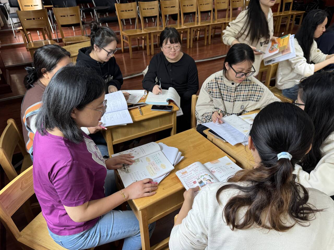 “语”你同行 “研”路花开_html_m7e2ca714.jpg