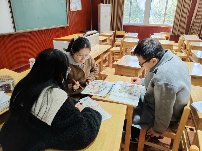 英语组第六次集体备课侧记_html_m5f548367.jpg