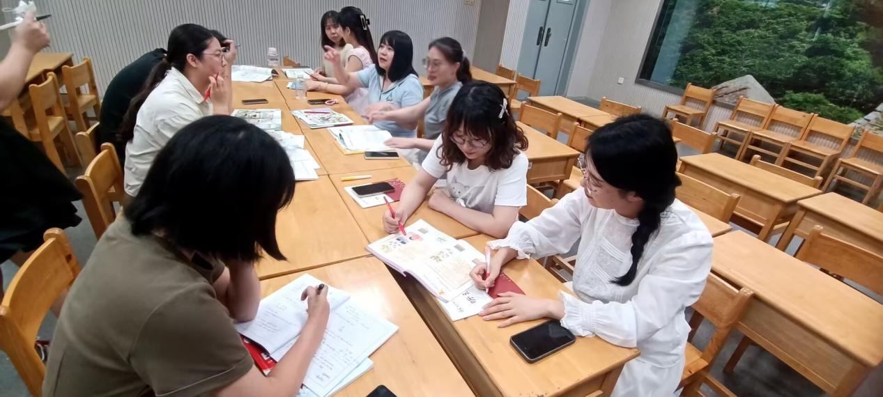 【丁香汉声·教学】教以潜心，研以致远——南京市丁家庄小学英语教研组第二次集体备课_html_371db80a.jpg