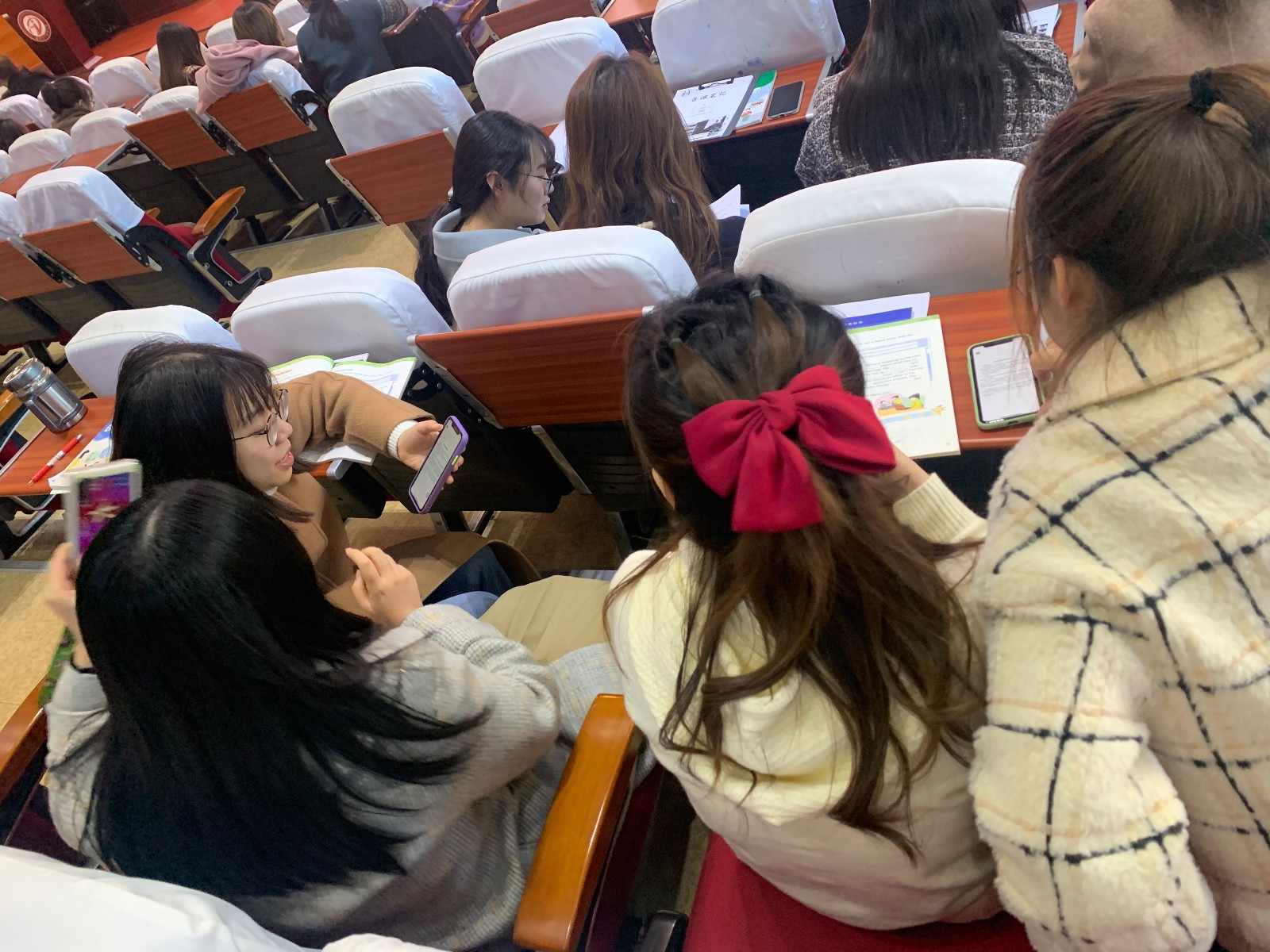 六年级照片.jpg