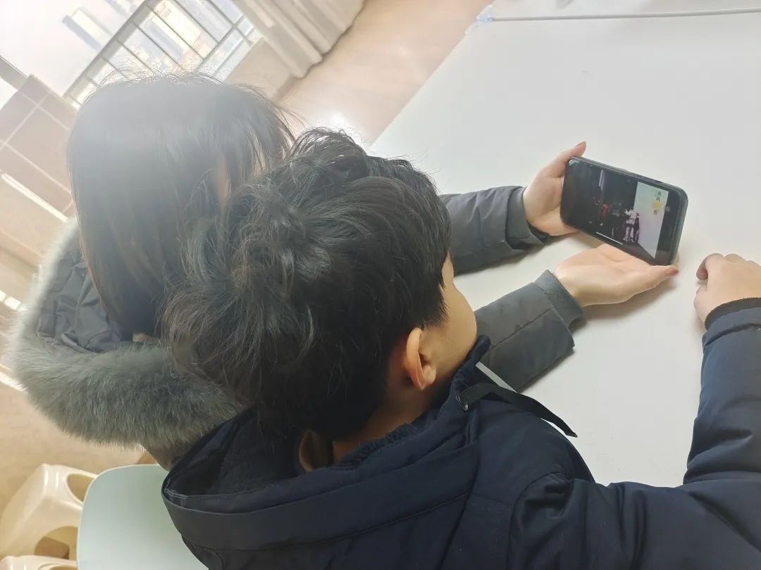 家校共育_html_2c3b1369.jpg