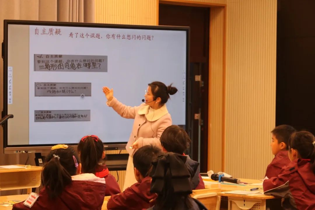 领导_html_391b710b.jpg