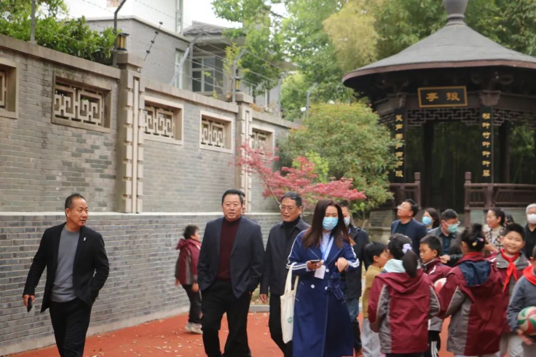 领导_html_m31d3d04e.jpg