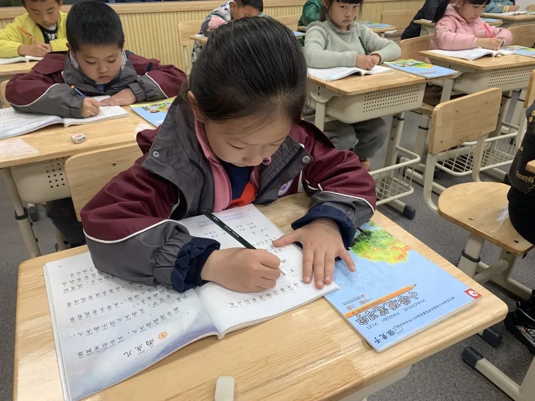 云纹教研12.1_html_m4c34aeef.jpg