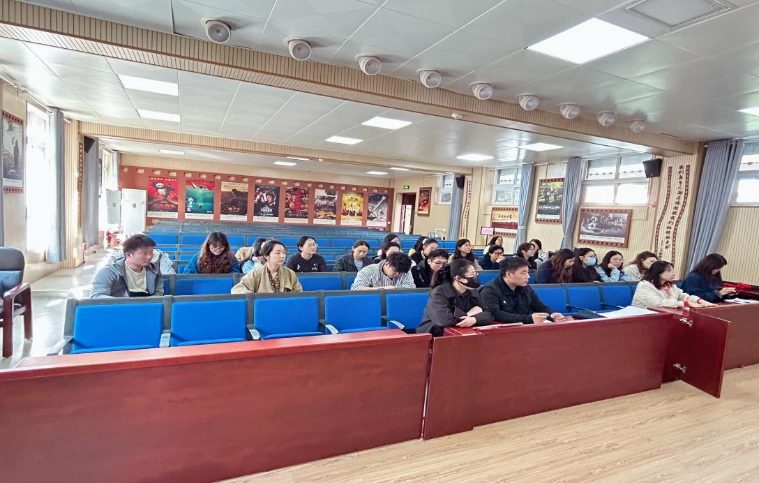 守师德底线 塑育人初心_html_m400be55a.jpg