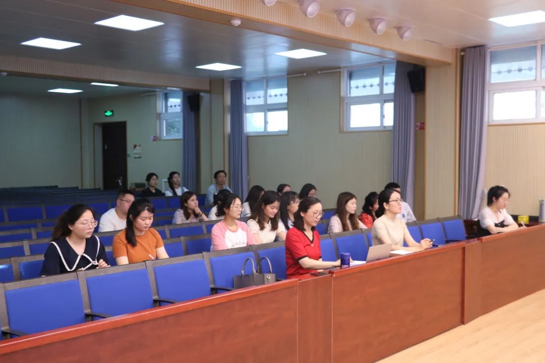 名师_html_7dbf5ac1.jpg