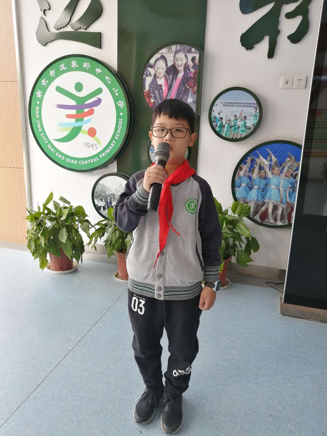 晨会学生1.jpg 晨会学生1.jpg