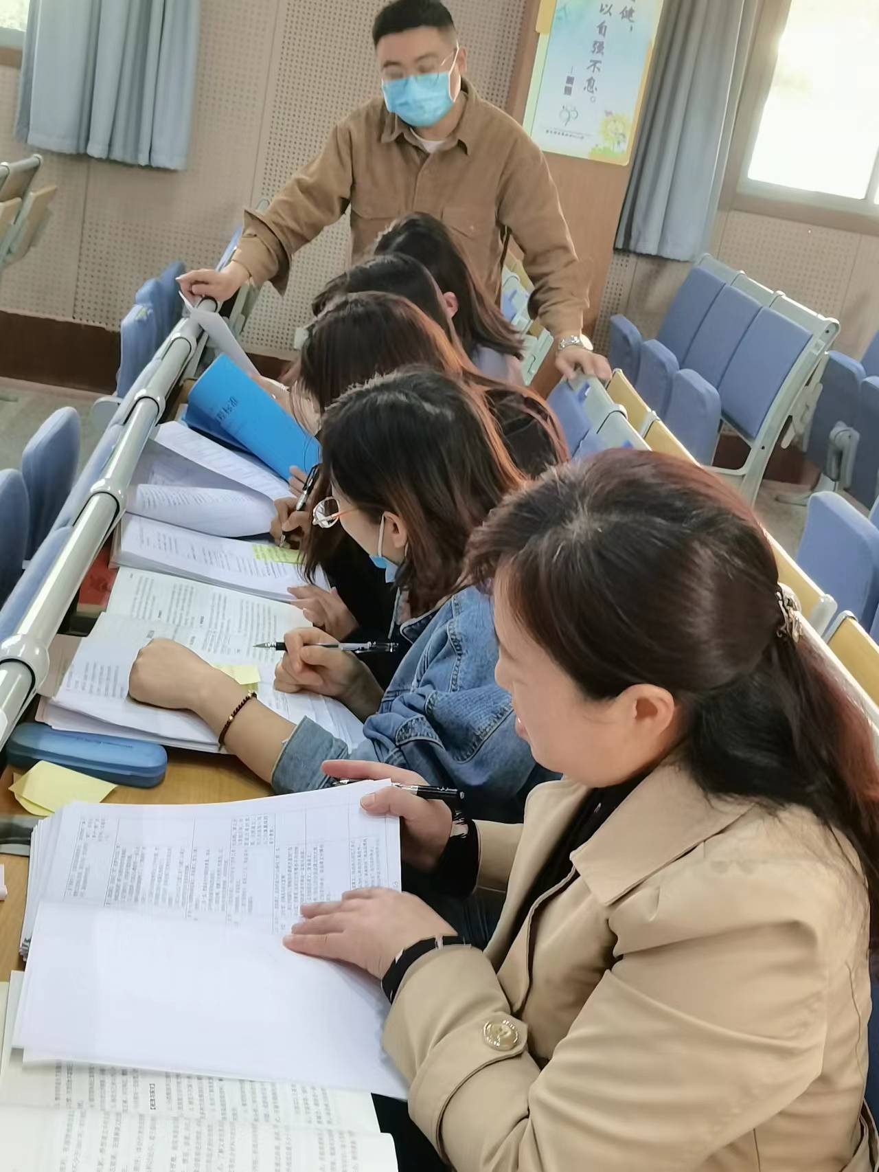 10.17语文组学新课标反思教学_html_m6c5120ec.jpg