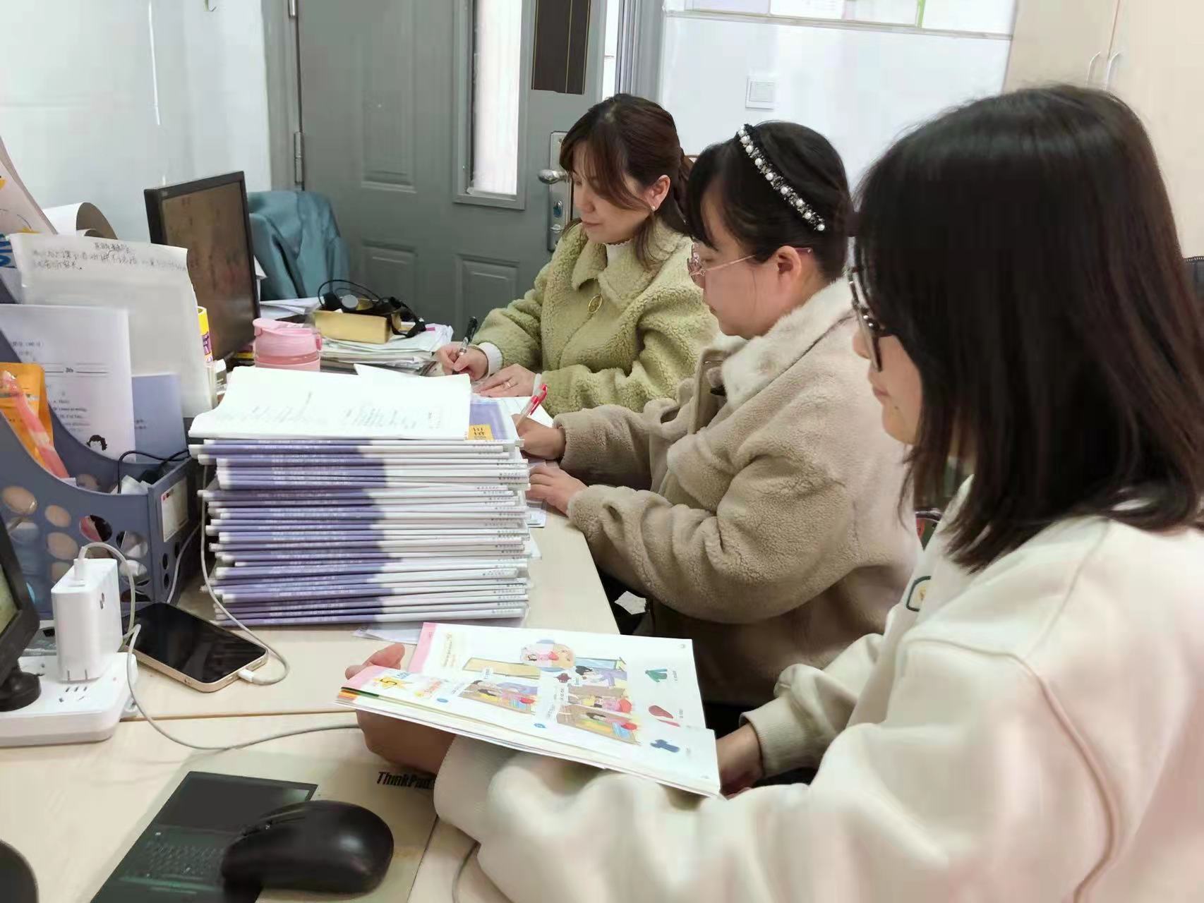 英语组教研活动报道2021.11.26_html_2de04e82.jpg