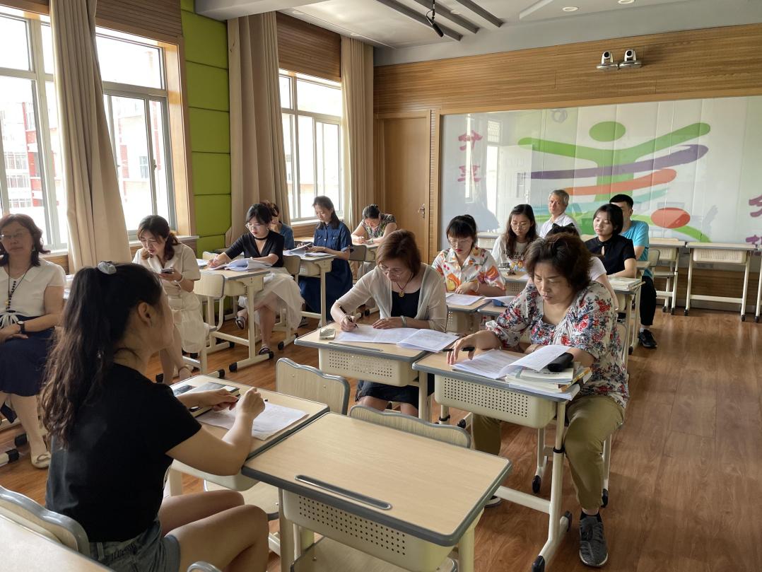 6.24迈小数学组期末质量分析会_html_m66b0be86.jpg