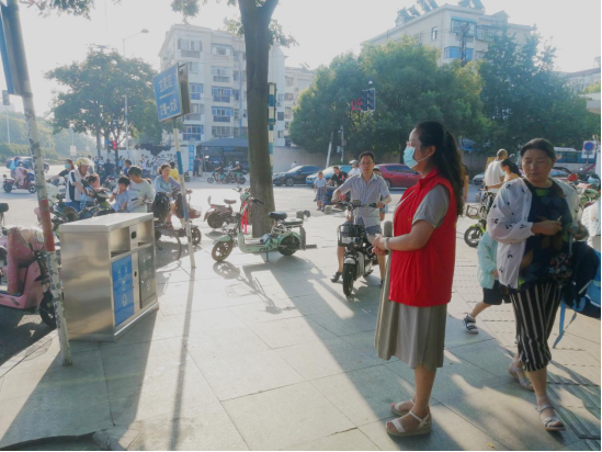 文明礼仪报道_html_31155cf5.png