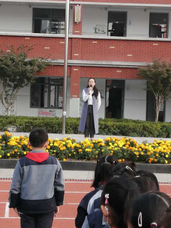读书节报道2020.11.2_html_3593e1b2.jpg