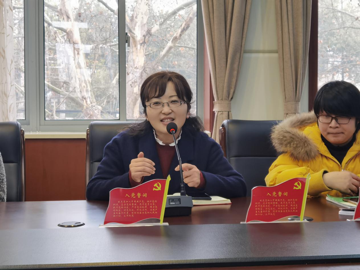 不忘初心,党员先行_html_m3a5f0eb4.jpg