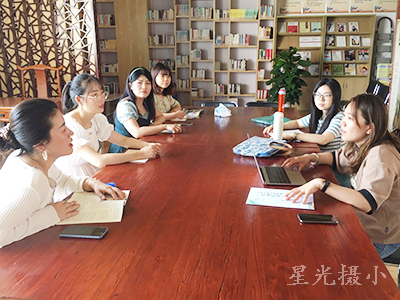 美术组教研活动.jpg