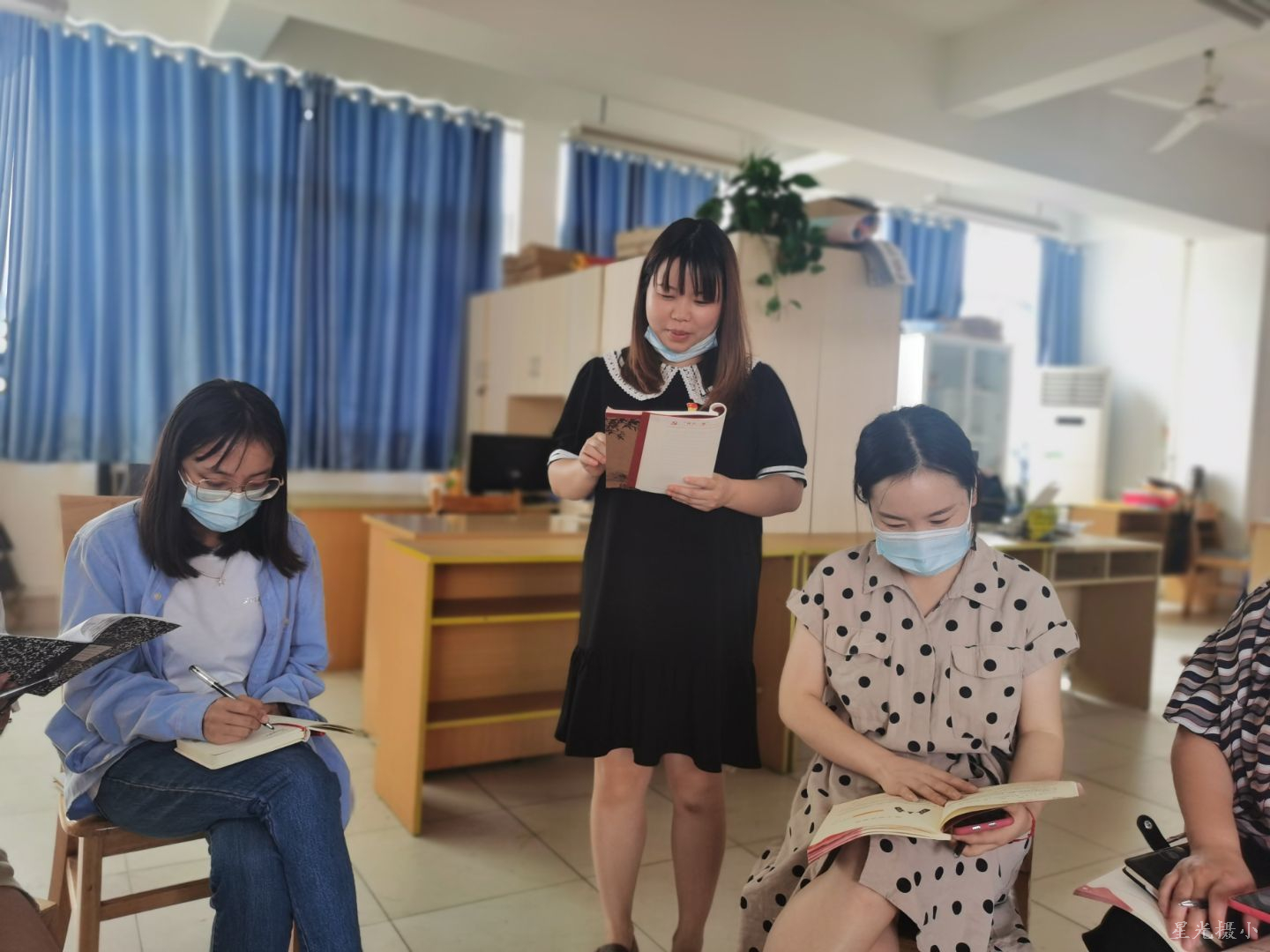 批评与自我批评.jpg