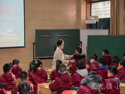 图片4 周连婷老师执教.jpg