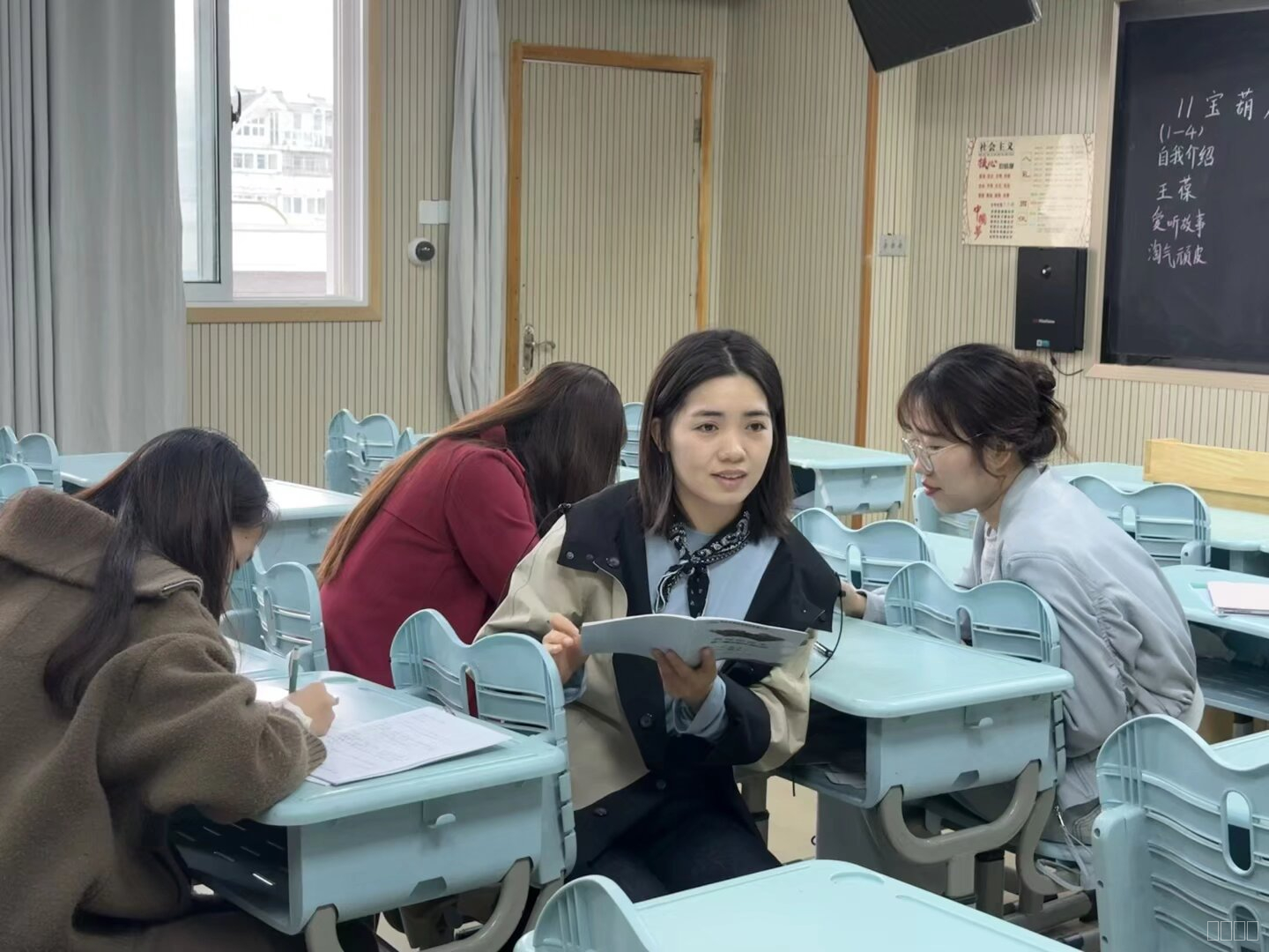 第二节评课.JPG 第二节评课.JPG