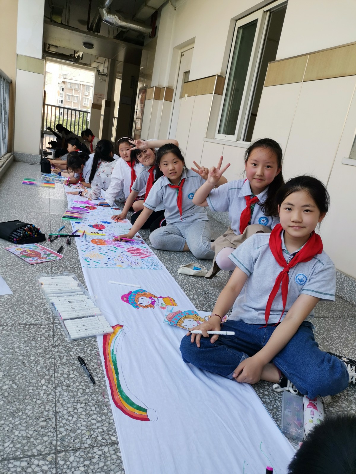 【星光摄小】绘一幅长廊画卷 浓一份校园情怀——摄山星城小学6月1日四年级艺术汇活动