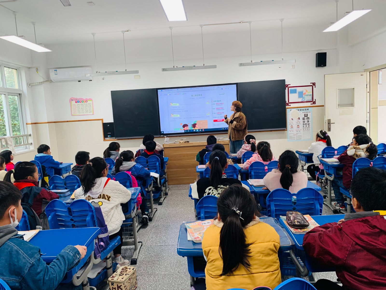 【星光摄小】（安全第一）防范校园欺凌，为成长保驾护航 ——校园安全主题教育