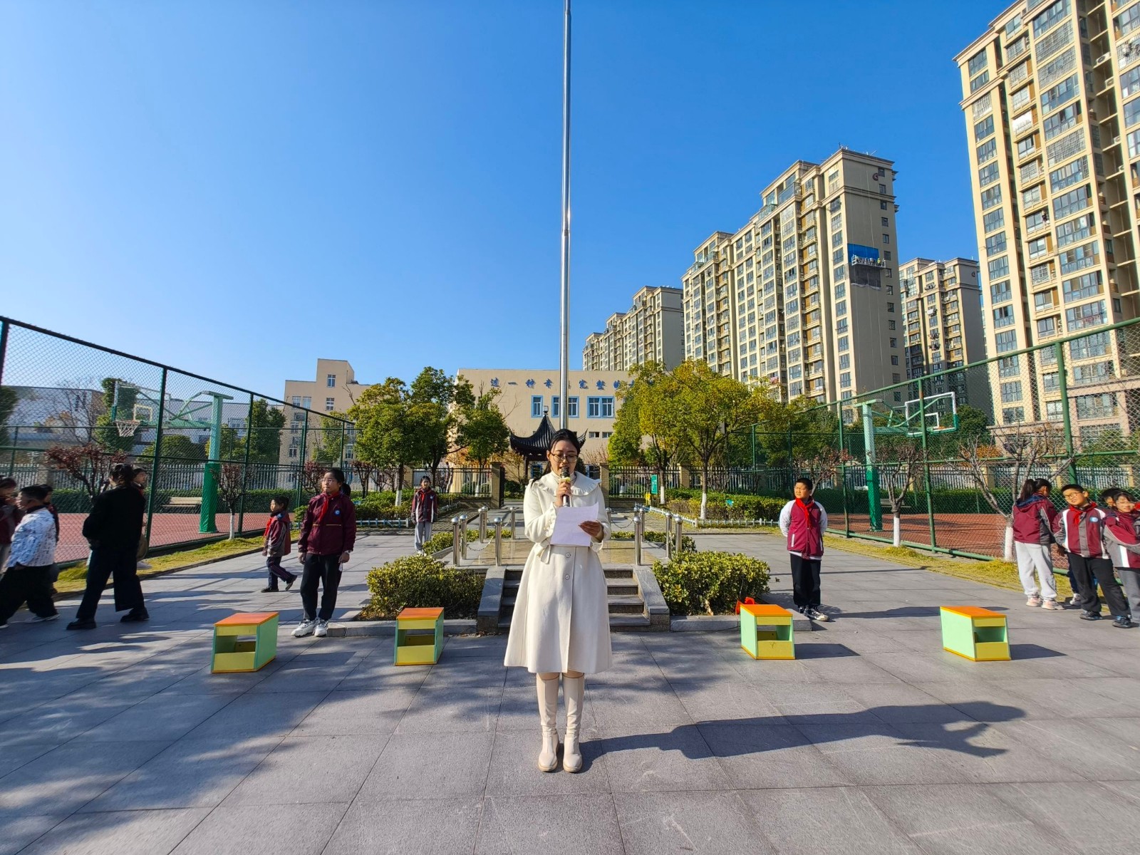 金老师演讲.jpg