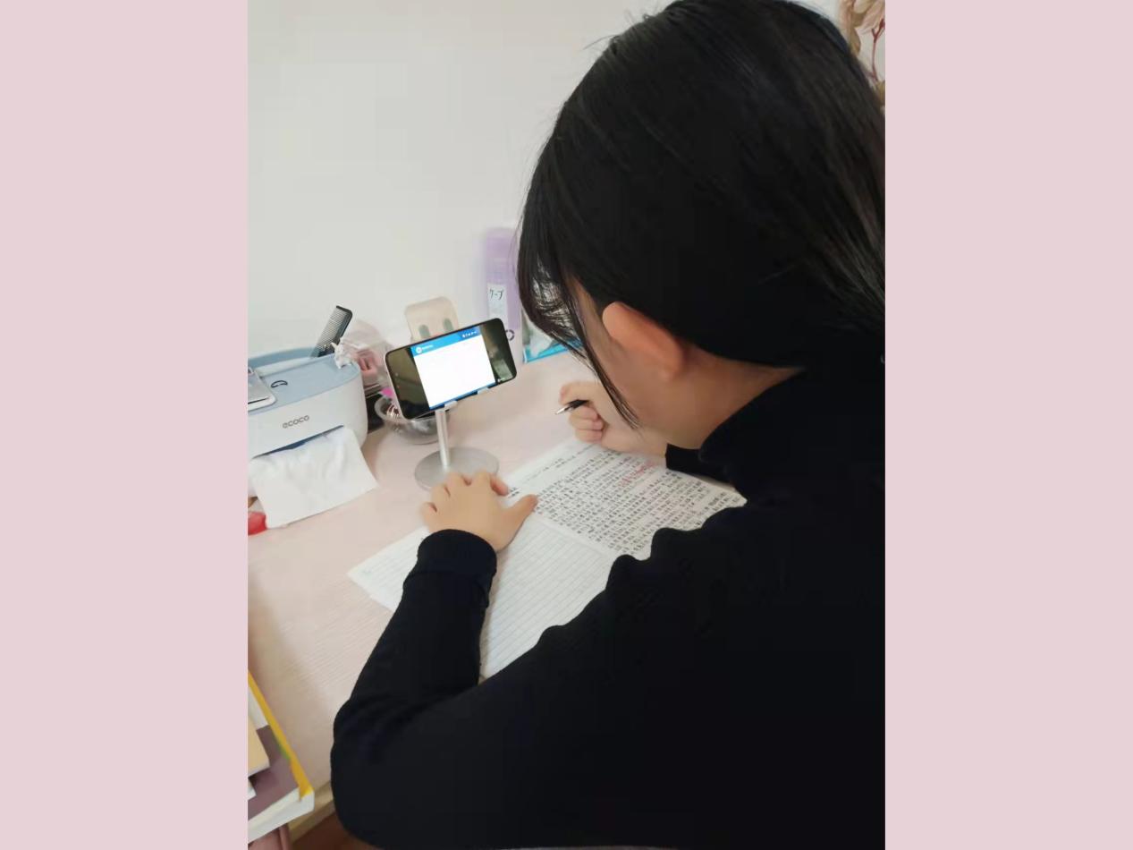 李梓微.jpg