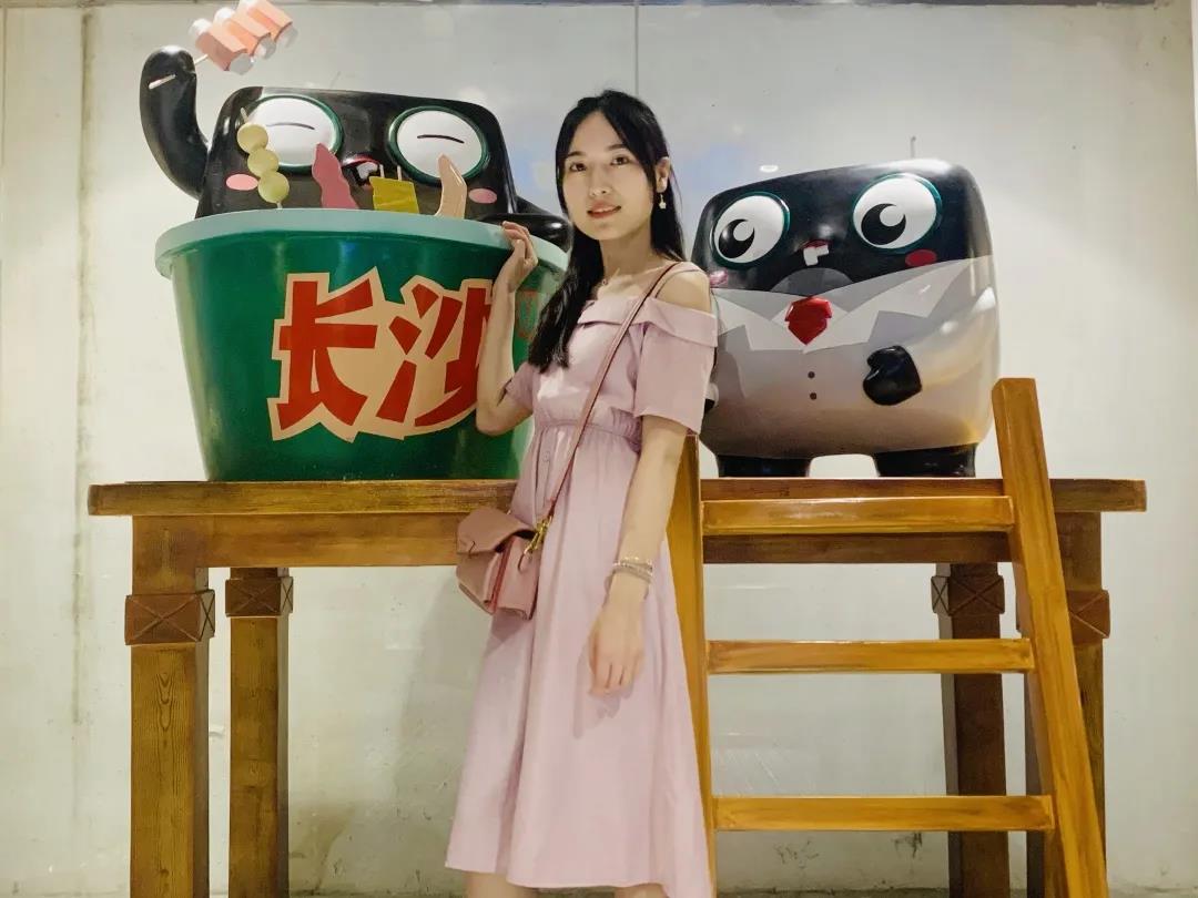 【毅行栖中·教师专访】用爱与真诚对待每一位学生