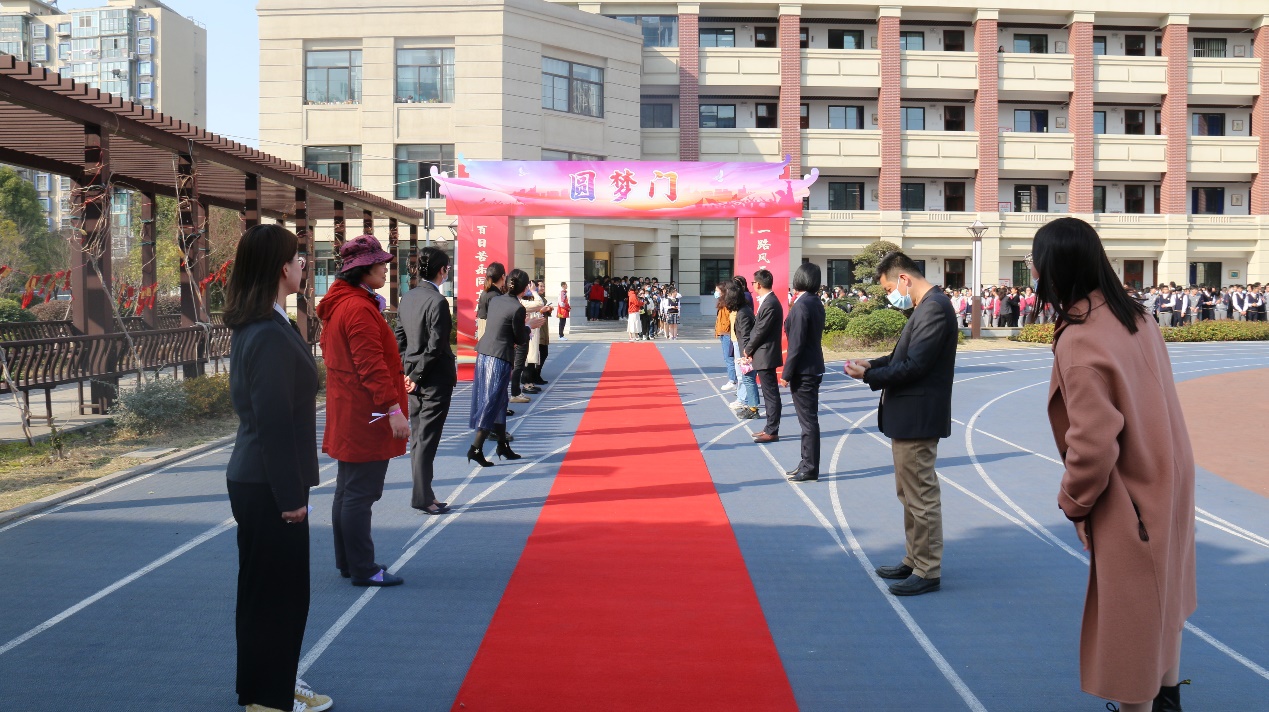 智贤伯乐_html_m563f04c8.jpg