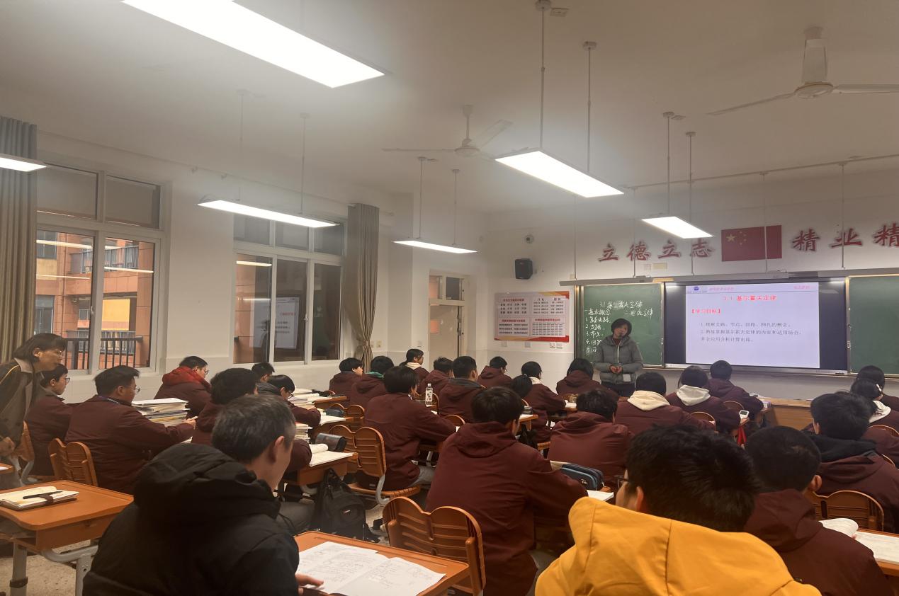 2月29日 市教育教学质量评估现场视导  暨 2023-2024学年第二学期职业学校开学教育教学情况调研123_html_m63ac1a18.jpg