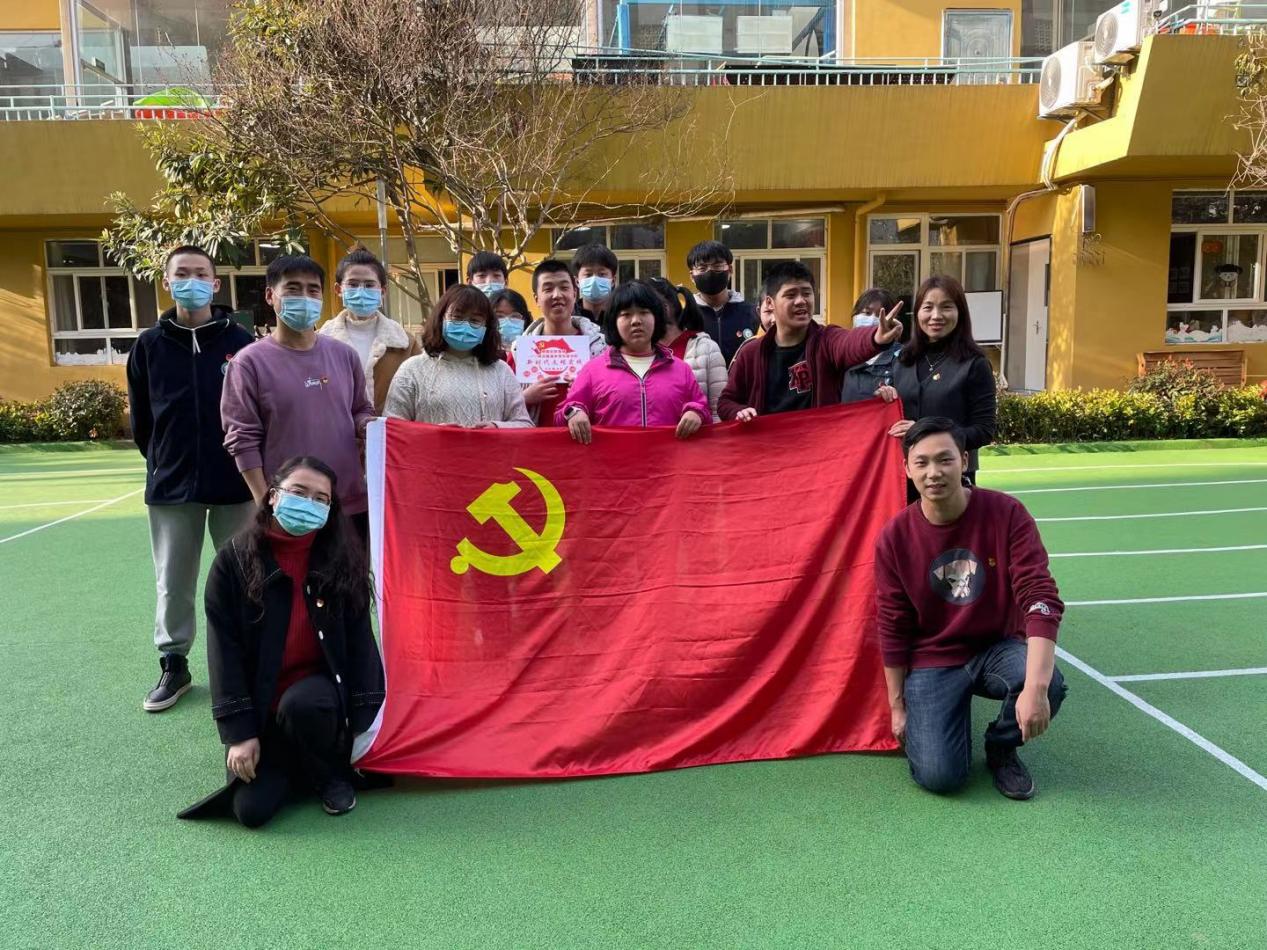 以人为本育桃李   以德育人馨满园_html_m400f2e3c.jpg