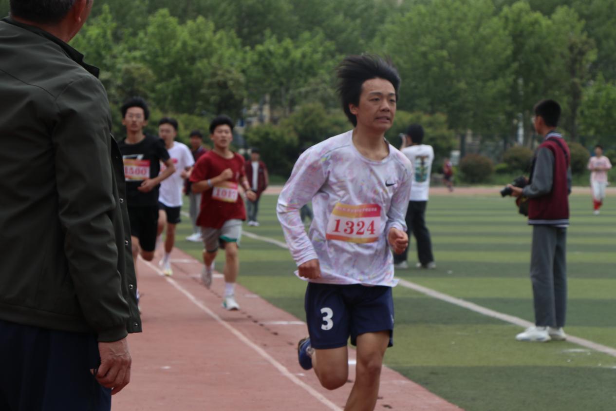 第四十八届春季运动会_html_1d9aae87.jpg
