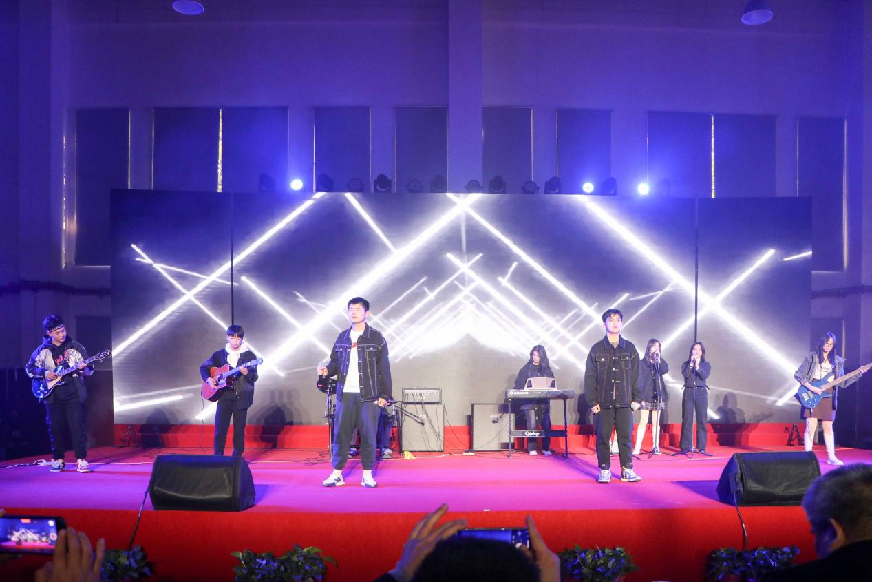 匠心向未来  2024年庆元旦展演暨表彰典礼_html_62c70c1c.jpg