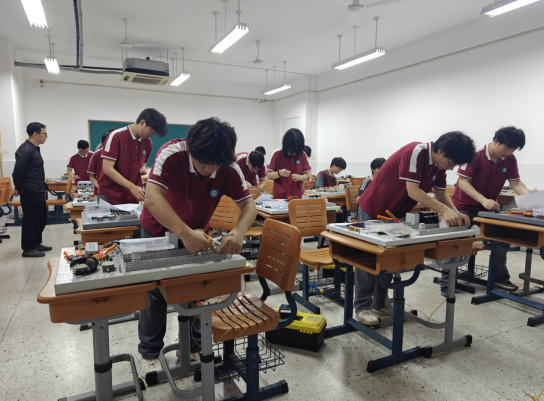 三校区联动共谱职教匠心华章    双维度赋能同铸技能育人新篇_html_m44bb2c56.png