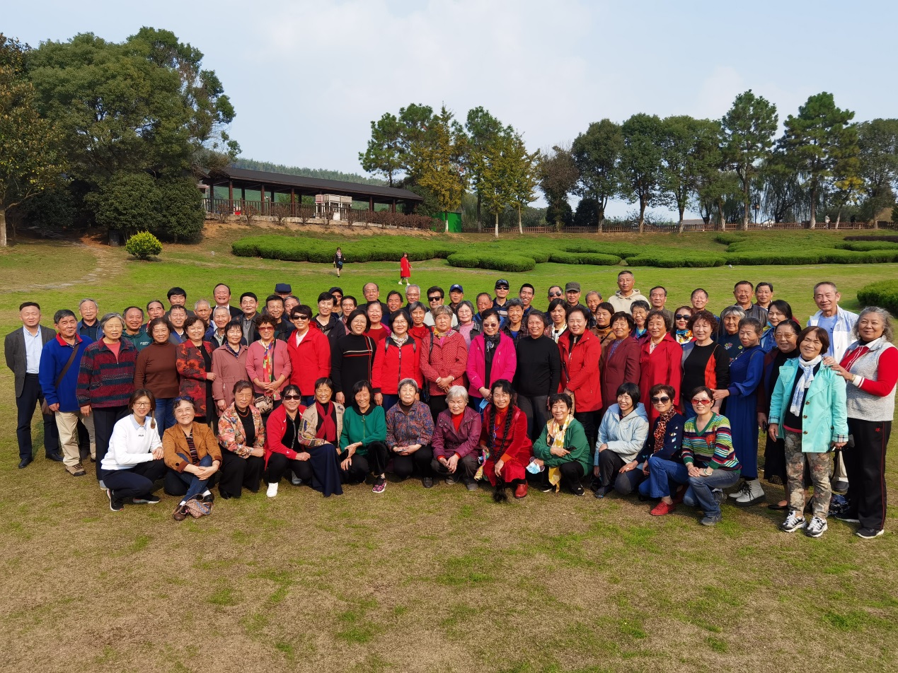 踏秋赏花  欢度重阳20211027通讯稿_html_m6ab78add.jpg