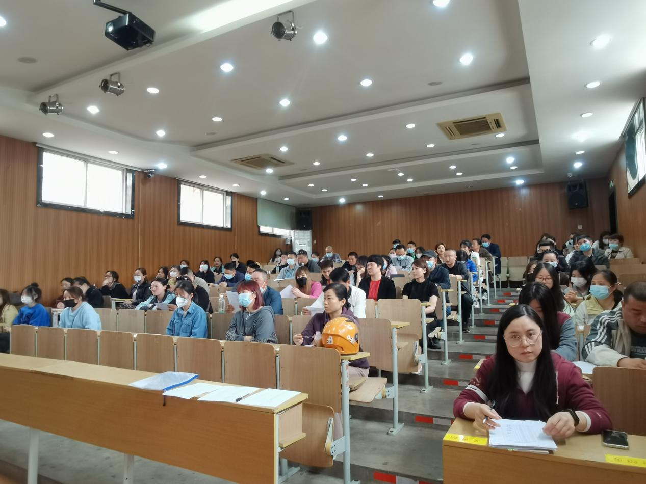 同心共育，向阳成长_html_223d1a06.jpg