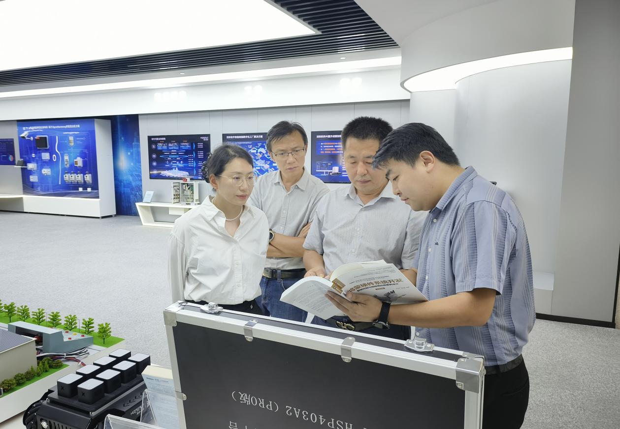 共探产教融合新路径 深拓校企协同新领域_html_m4e978e41.jpg