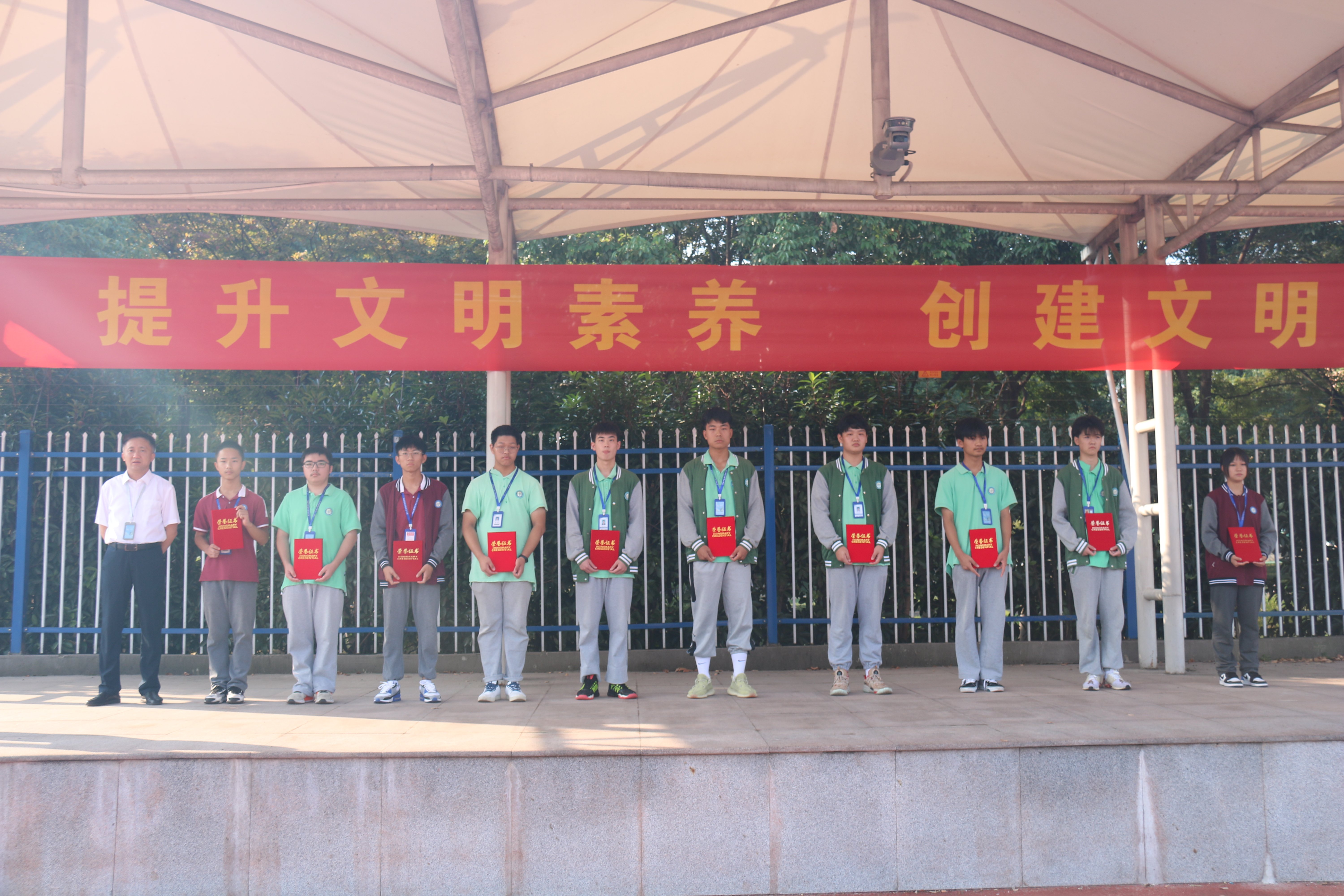 9月28日 学生表彰(1)_html_m268e70b9.jpg