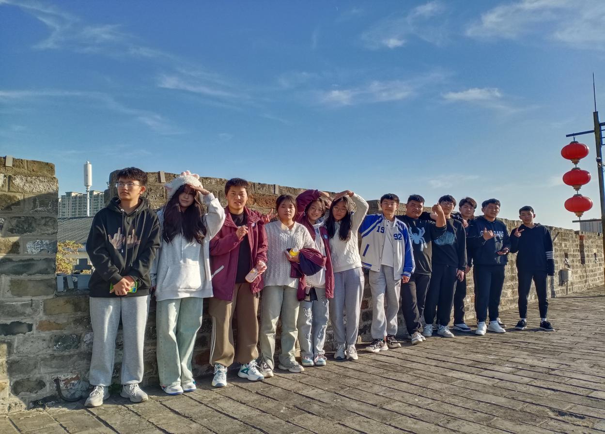 22物联网（青海班）游览明城墙活动报道_html_m9797dbc.jpg