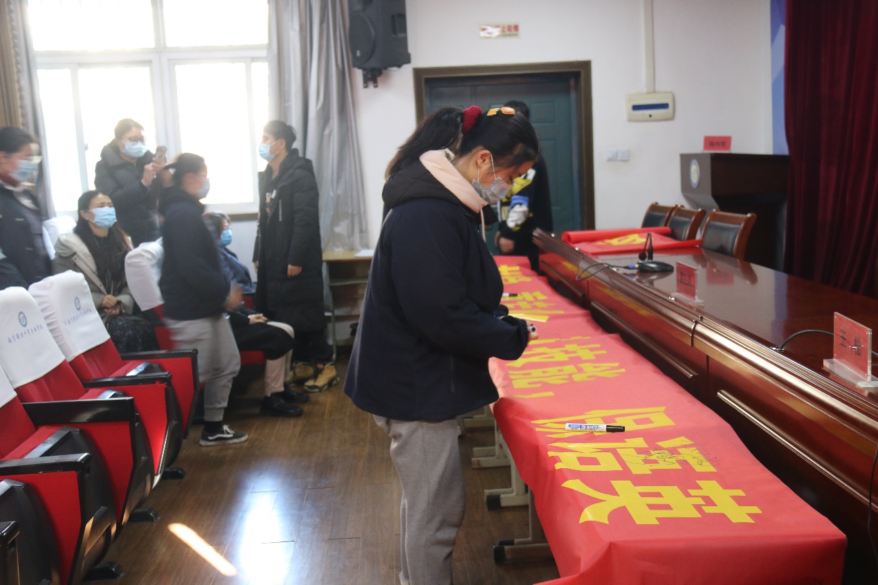 拼搏一百天，幸福一辈子_html_165b0119.jpg