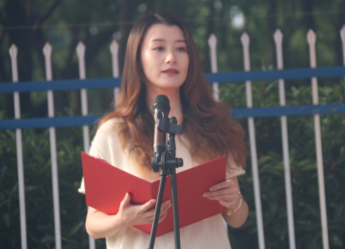 2022.9.1奋斗青春拥抱未来奋斗青春 拥抱未来 记南京新港中等专业学校开学典礼_html_m69b02938.png