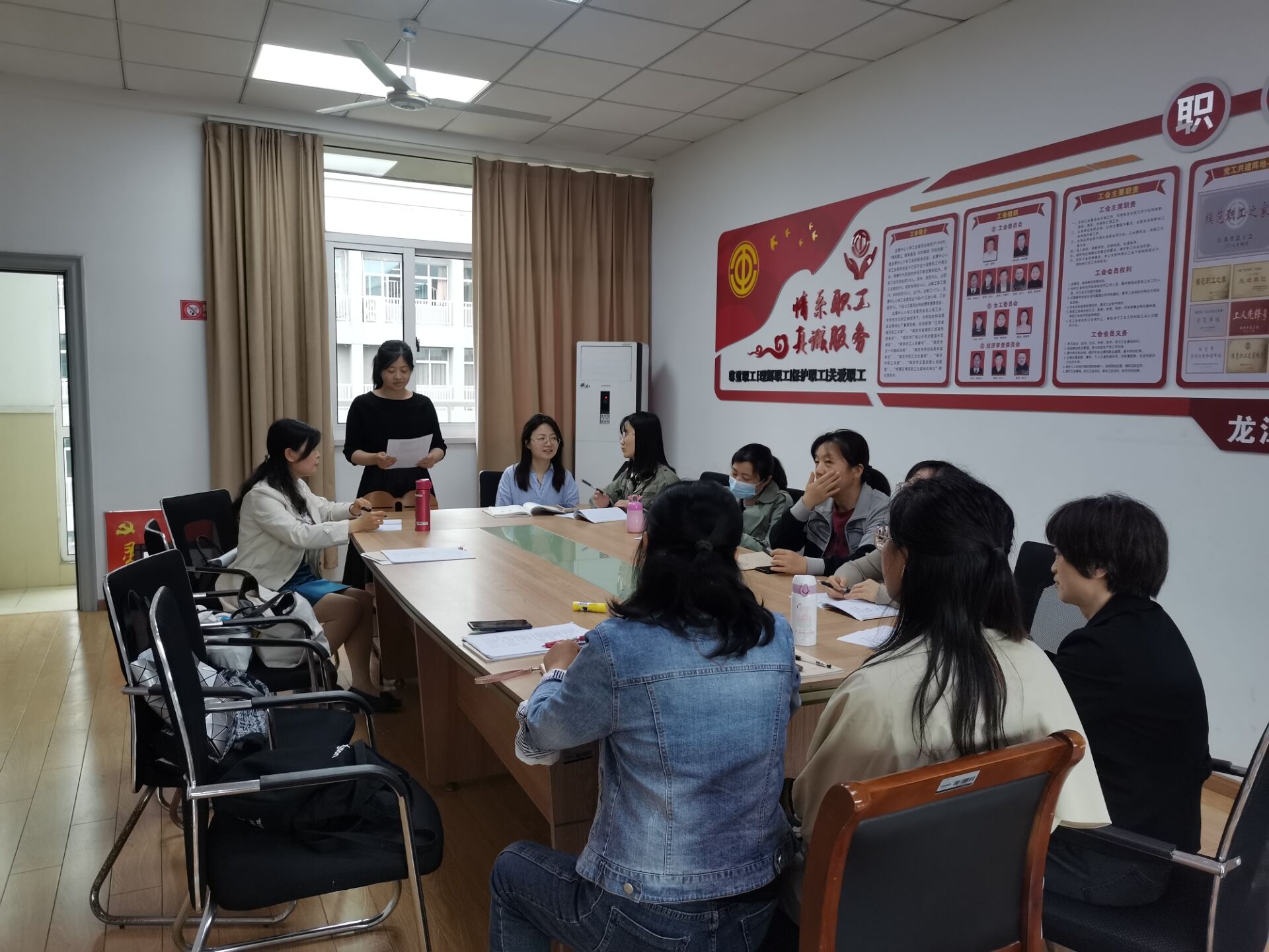 【灵美龙小】共交流，集智慧，促成长 ——龙潭中心小学一年级语文组第三次集体备课