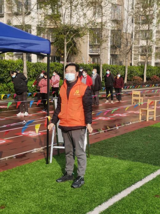 【江畔先锋·特色活动】同心抗疫,龙潭中心小学江畔人家校区教师积极参加抗疫志愿服务_html_2e27a061.jpg