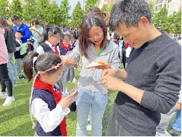 【灵美龙小·江畔】劳动促进成长，感恩成就未来——龙潭中心小学江畔人家分校三年级开展十岁成长仪式_html_6e5ce0f.png