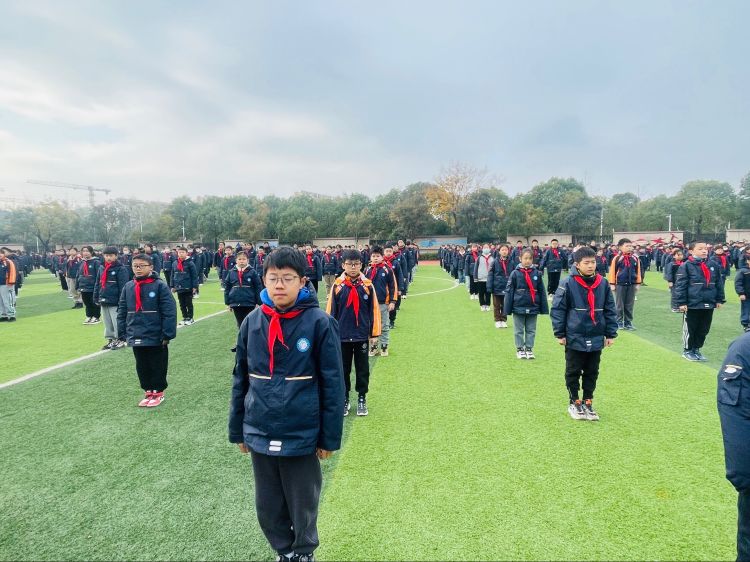 【灵美龙小】勿忘国耻 圆梦中华——龙潭中心小学举办“勿忘国耻 圆梦中华”主题教育活动_html_m41449860.jpg