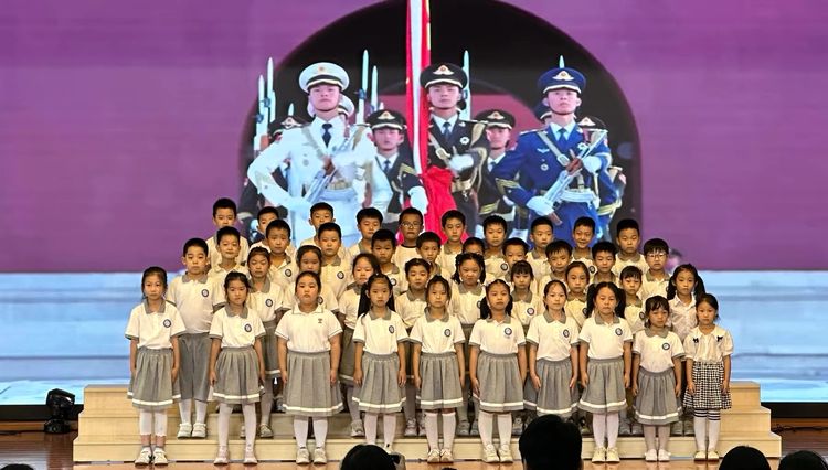 2025.9.28红歌嘹亮 童心向党——龙潭中心小学开展“红领巾爱祖国”校园合唱比赛_html_m5c49af7e.jpg