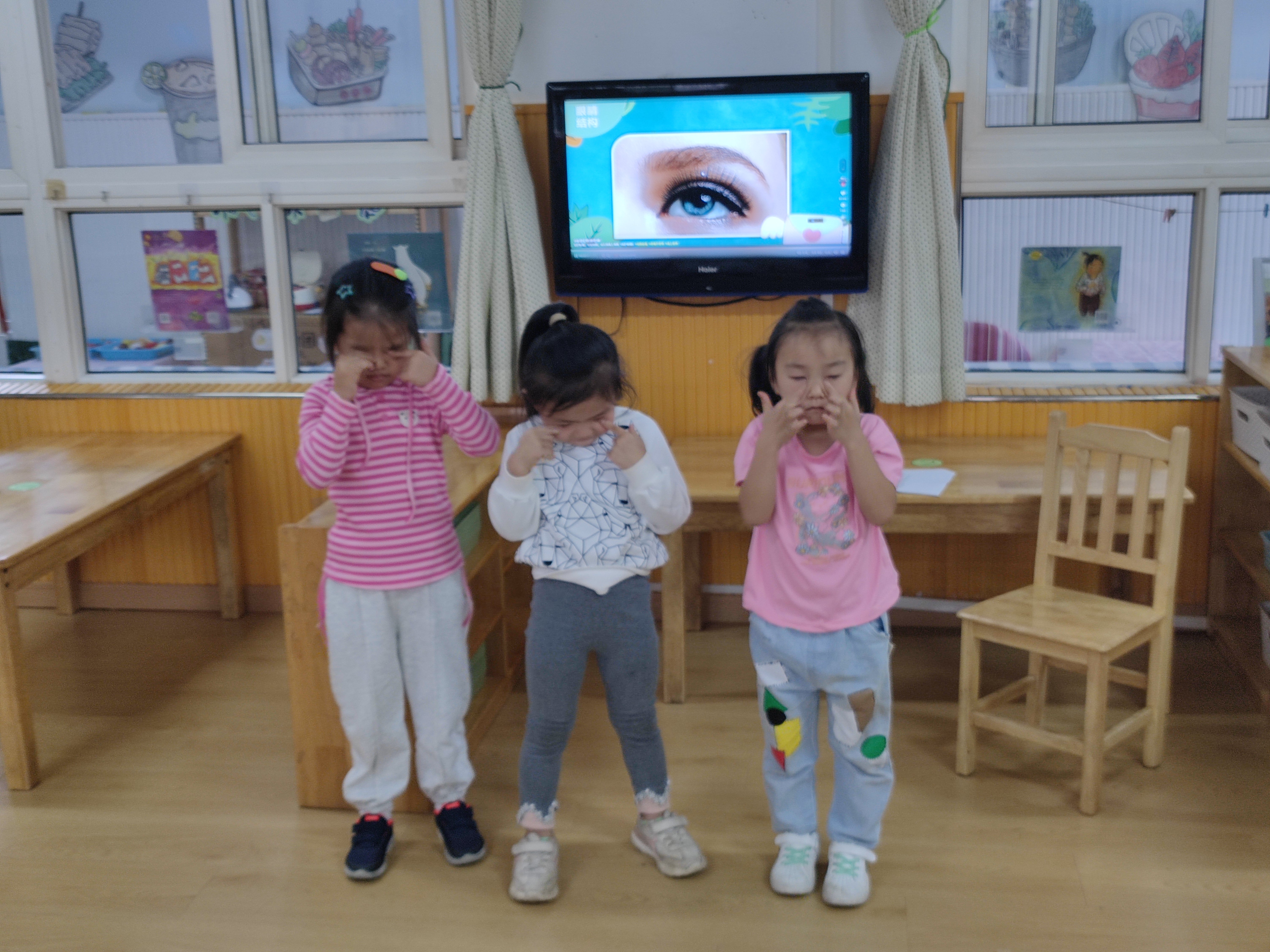 220916呵护眼睛  预防近视——栖幼红枫园爱眼日活动 - 副本_html_m40b85638.jpg