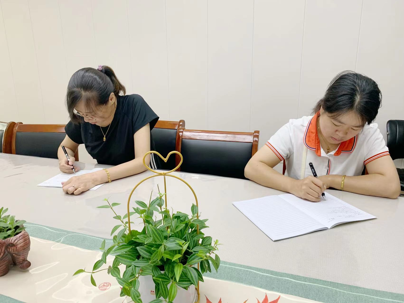 220923善思乐学 “语”你共享——栖幼红枫园语言领域教研活动（一） （有图）_html_22761dfc.jpg
