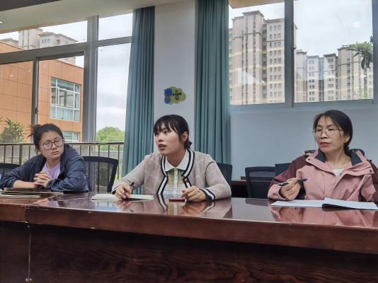 交流经验 互动共进科学教研组部分教师参加栖幼翡翠天域园与龙潭幼儿园靖安分园结对帮扶活动_html_a98b638.jpg